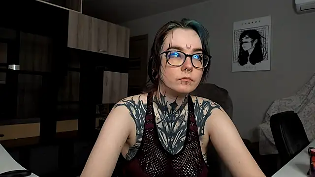 HighelikeGirl online show from 10/30/25, 08:05