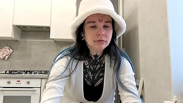 HighelikeGirl online show from 02/02/26, 06:23