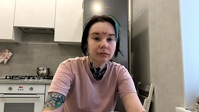 HighelikeGirl online show from 02/17/26, 06:10