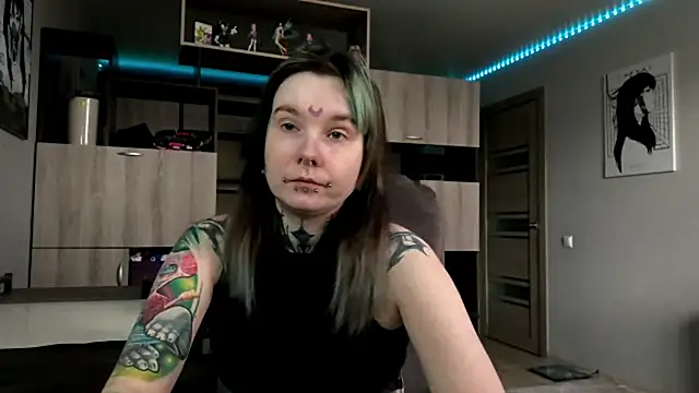 HighelikeGirl online show from 04/10/26, 12:21