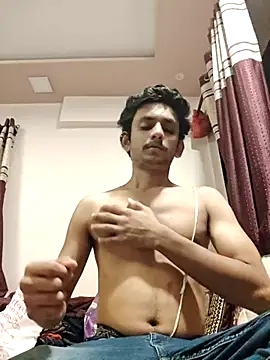 Snapshot of yung_cplz chatting on 09/25/25, 01:04 yung cplz online show from 09/25/25, 01:04