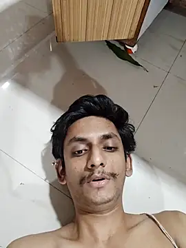 Snapshot of yung_cplz chatting on 10/01/25, 06:58 yung cplz online show from 10/01/25, 06:58