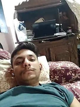 Snapshot of yung_cplz chatting on 10/08/25, 10:57 yung cplz online show from 10/08/25, 10:57