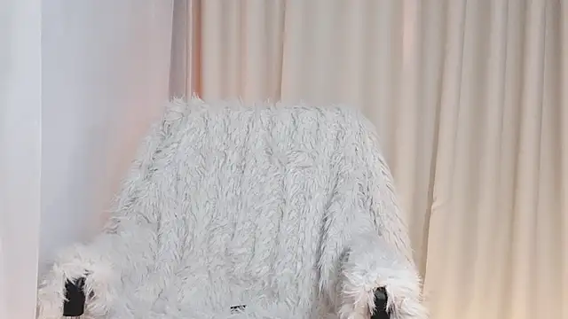 Vessi-babe online show from 12/14/25, 01:16