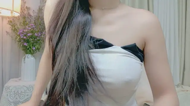 Snapshot of Vessi-babe chatting on 05/29/26, 03:10 Vessi-babe online show from 05/29/26, 03:10