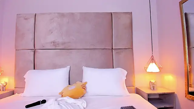 isabel sofiaa online show from 09/21/25, 03:41