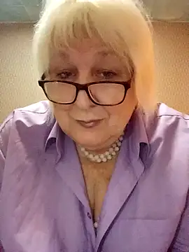 Alexia64231 online show from 10/27/25, 06:39