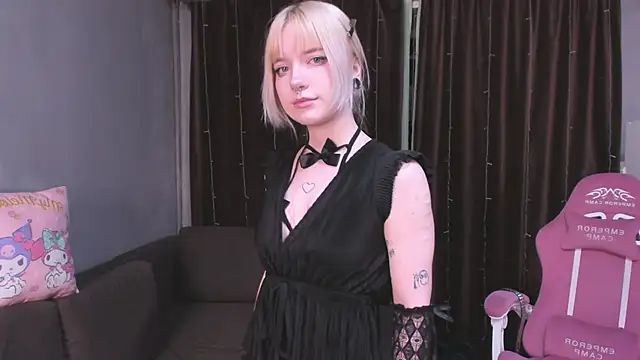 godlikegirlyy online show from 10/11/25, 03:32