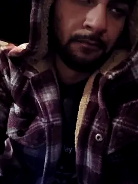 Julians26ne online show from 04/18/26, 01:59