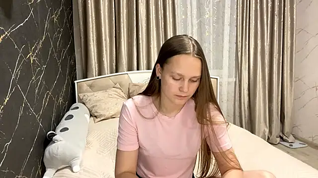 Snapshot of SoSweetGirl chatting on 10/20/25, 12:05 SoSweetGirl online show from 10/20/25, 12:05