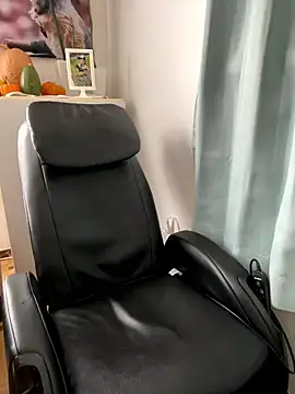 gholly2007 online show from 10/25/25, 02:30