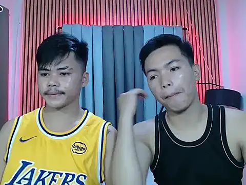 hot emman online show from 11/17/25, 10:32