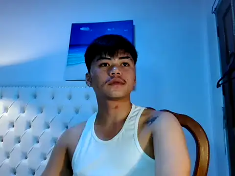 hot emman online show from 03/29/26, 02:39