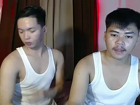 Snapshot of hot_emman chatting on 05/22/26, 10:32 hot emman online show from 05/22/26, 10:32