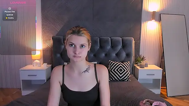 NightOpal online show from 12/04/25, 02:48