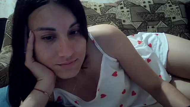 Snapshot of kiss_lovely_ chatting on 05/19/26, 08:48 kiss lovely online show from 05/19/26, 08:48