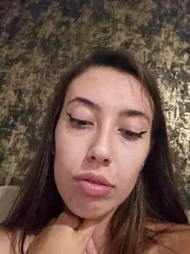 Snapshot of Virgin_Pussy_Horny chatting on 10/09/25, 06:06 Virgin Pussy Horny online show from 10/09/25, 06:06