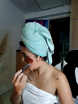 Snapshot of LuluMonroe_Eup chatting on 05/07/26, 12:49 LuluMonroe Eup online show from 05/07/26, 12:49