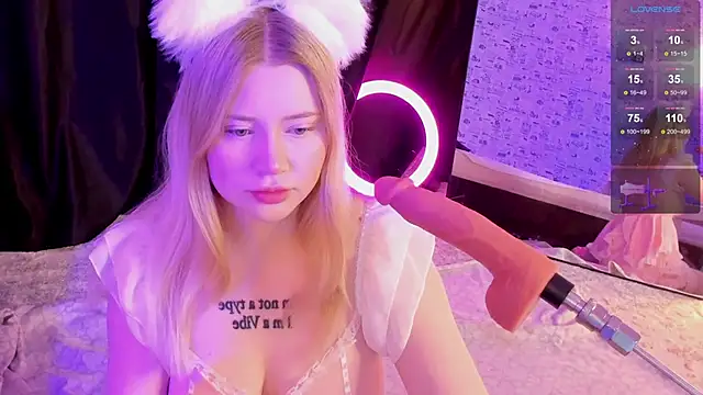 Lillie Berry online show from 11/26/25, 04:24