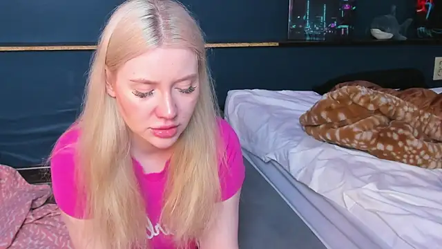 Lillie Berry online show from 04/10/26, 04:28