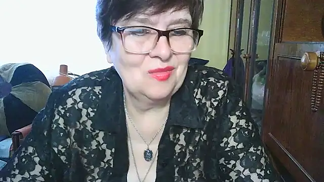 VeronicaGold511 online show from 04/01/26, 07:31