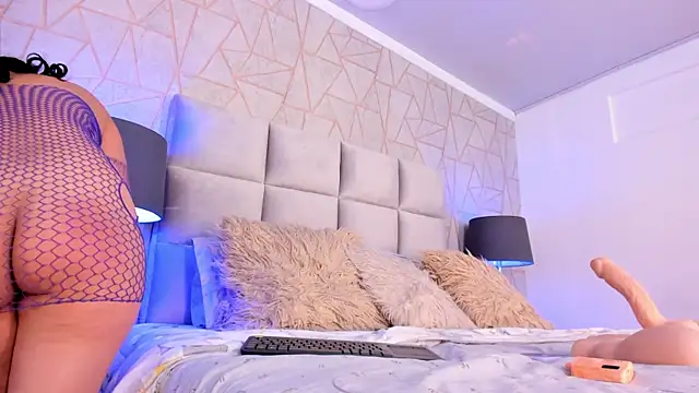 Yara Bliss  online show from 01/10/26, 04:53