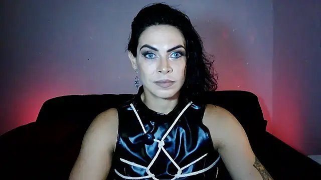 Snapshot of Veronnaink chatting on 05/07/26, 04:23 Veronnaink online show from 05/07/26, 04:23