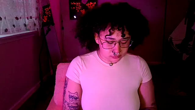 Snapshot of belle_honey chatting on 11/04/25, 10:09 belle honey online show from 11/04/25, 10:09