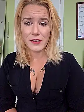 RhondaRump online show from 10/26/25, 04:57