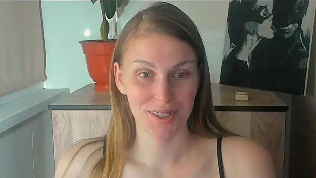 JuliaMuuun online show from 04/16/26, 09:15