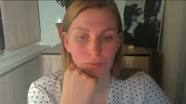 JuliaMuuun online show from 04/28/26, 09:31