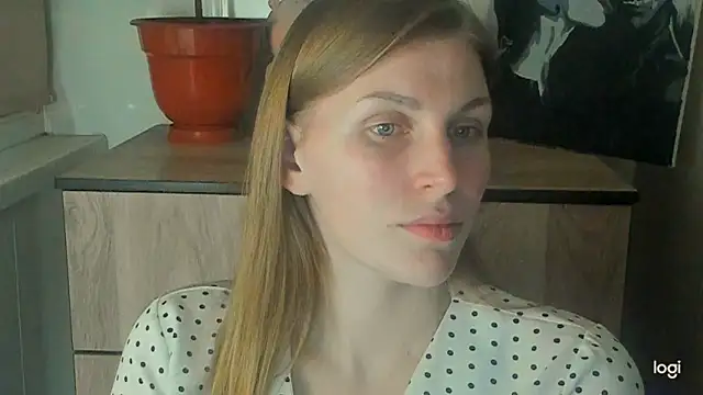 JuliaMuuun online show from 05/14/26, 09:21
