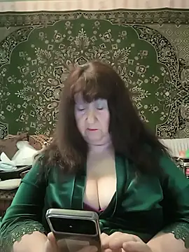 Snapshot of CrystalLime6411 chatting on 05/15/26, 03:30 CrystalLime6411 online show from 05/15/26, 03:30
