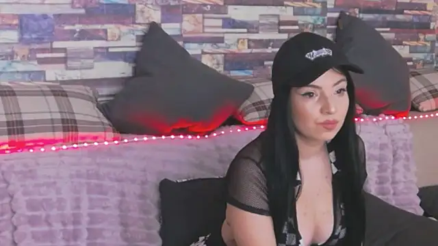 GrayLunna online show from 10/23/25, 06:45