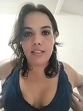 Bellapotencia1985 online show from 10/11/25, 09:52