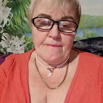 Snapshot of VioletSweet5566 chatting on 10/16/25, 04:30 VioletSweet5566 online show from 10/16/25, 04:30