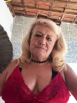 Snapshot of Belladama61 chatting on 05/03/26, 01:17 Belladama61 online show from 05/03/26, 01:17