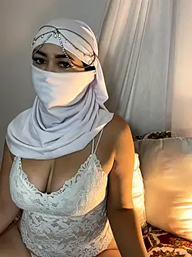 Amyraa  online show from 11/06/25, 12:17