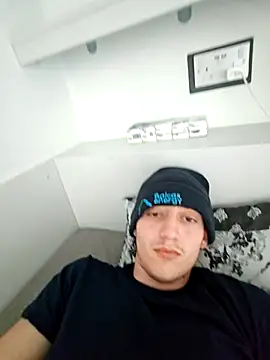 Snapshot of ASL70 chatting on 09/24/25, 03:37 ASL70 online show from 09/24/25, 03:37