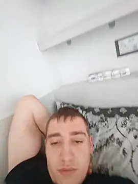 Snapshot of ASL70 chatting on 09/28/25, 09:14 ASL70 online show from 09/28/25, 09:14