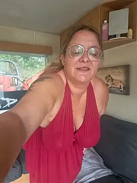 Misspapillon1840 online show from 09/20/25, 07:42