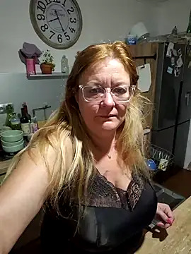 Misspapillon1840 online show from 11/28/25, 06:27