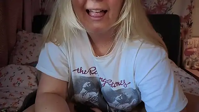 Daisyxoxo  online show from 03/05/26, 10:00