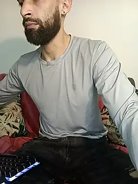 Enzo-wolf33 online show from 10/28/25, 02:26