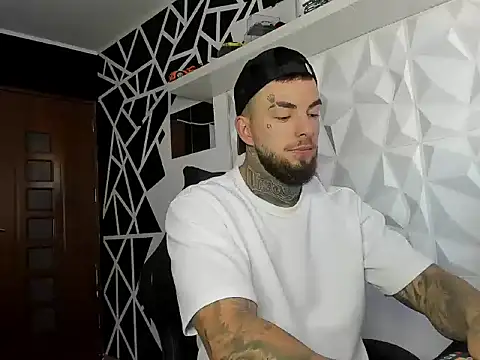 Chrisjordan66 online show from 10/22/25, 06:24