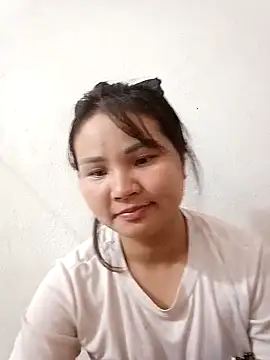 Snapshot of Heulwen-22 chatting on 10/30/25, 09:15 Heulwen-22 online show from 10/30/25, 09:15