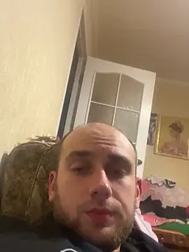 Snapshot of LuckyGirlfriends chatting on 10/18/25, 08:20 LuckyGirlfriends online show from 10/18/25, 08:20