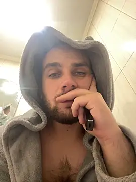 Snapshot of LuckyGirlfriends chatting on 11/02/25, 04:42 LuckyGirlfriends online show from 11/02/25, 04:42