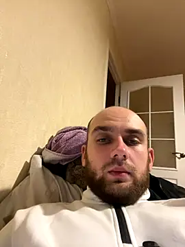 Snapshot of LuckyGirlfriends chatting on 11/04/25, 06:18 LuckyGirlfriends online show from 11/04/25, 06:18