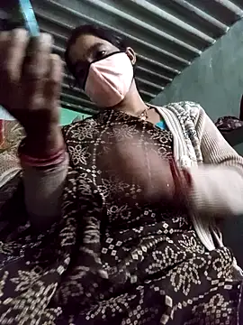 MISS LOVE 001 online show from 10/29/25, 02:19